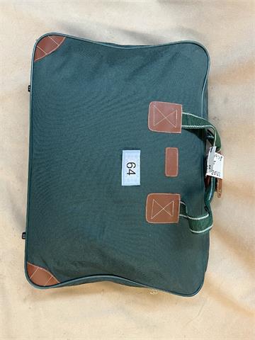 Olivgrüne Reisetasche Tassia