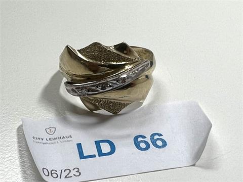 1 Da.ring (583/- 2,50 gr.)