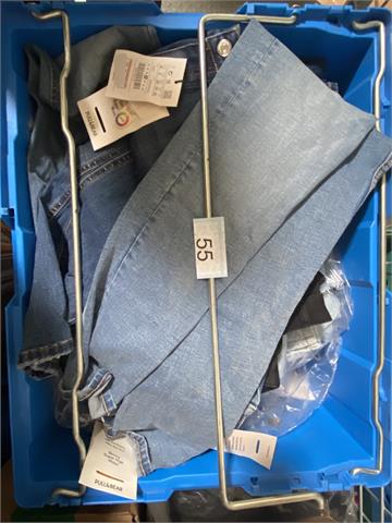1 Kiste mit Jeans