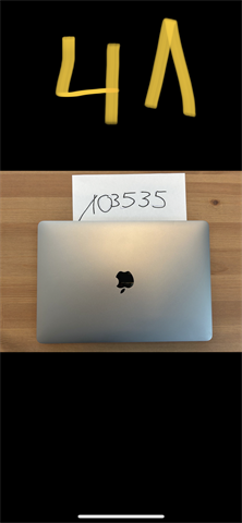 103535) MacBook Pro 13“ 8GB Ram 256GB SSD M2 2022