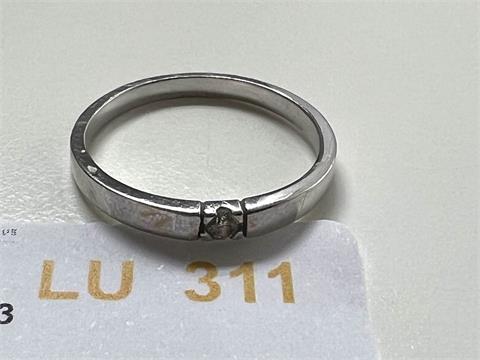 1 Ring mit kleinen Mittelstein (375/- 2,39 gr.)