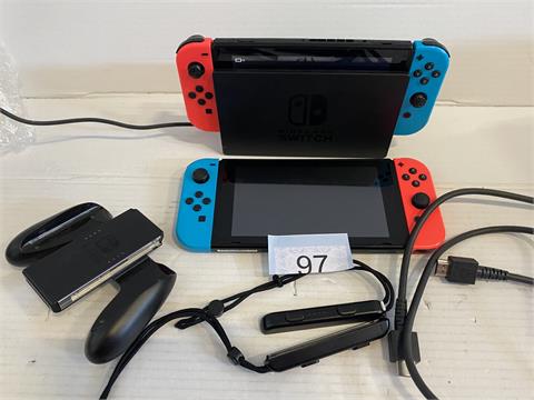 2x Nintendo Switch