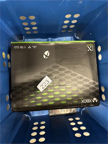 Xbox Series X 1 TB und 1 Sega Spiel