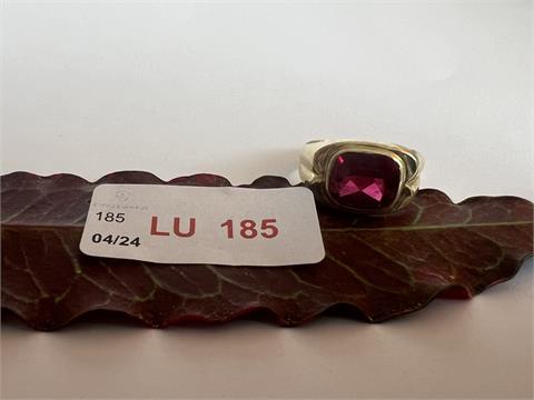 1 Ring mit roten FS (416/- 3,92 gr.)