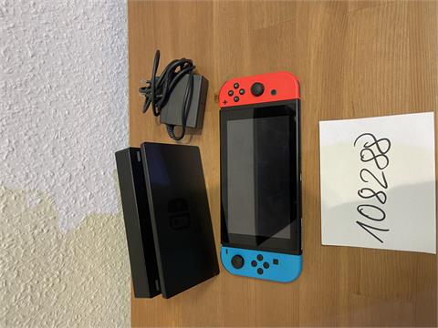 Nintendo Switch Konsole blau-rot
