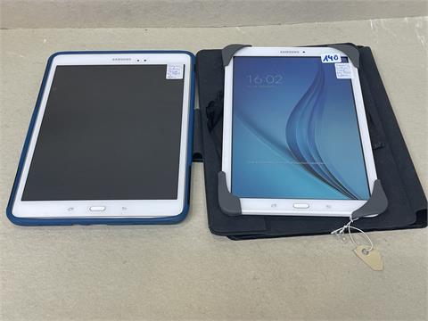 2 Samsung Tablets, beide offen